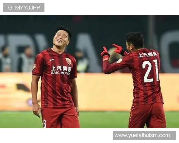 中国足球迎战吉尔吉斯斯坦全力争胜展现实力与团结精神